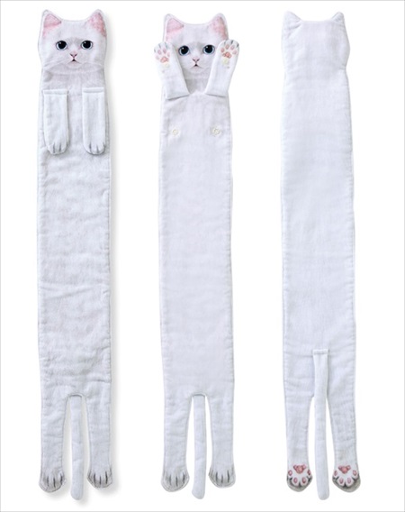 長い白猫タオル