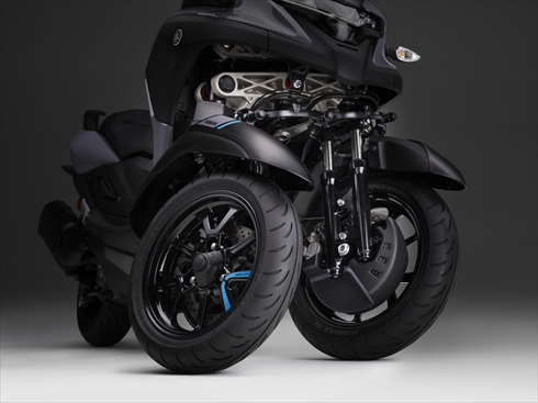 ヤマハ発動機「トリシティ300」