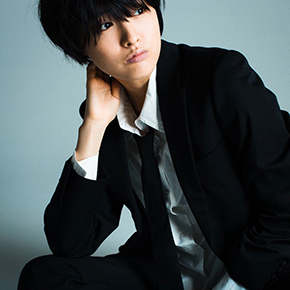 大友花恋 セブンティーン 男装 イケメン モノトーン メンズ