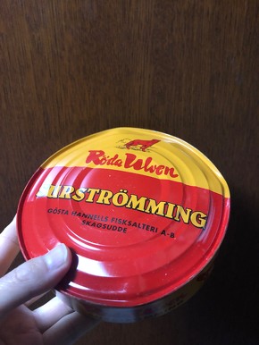 シュールストレミングの非正規輸入品