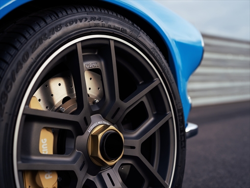 シアンレーシング「ボルボ P1800 シアン」