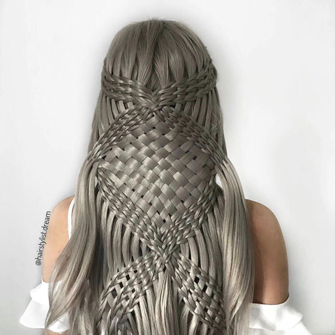 バスケット編みやマクラメ編み風のヘアスタイル