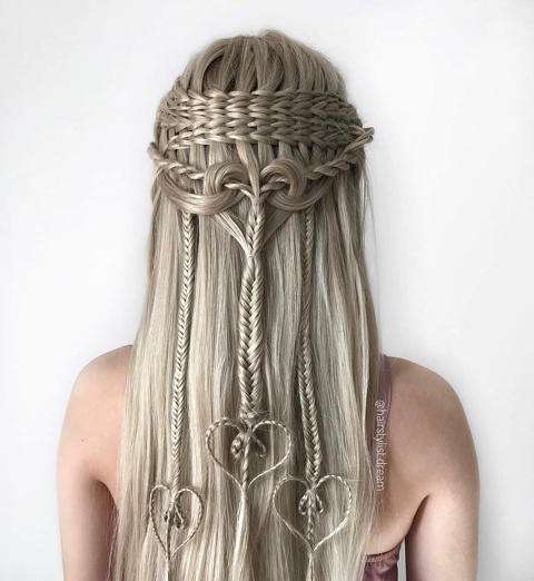 バスケット編みやマクラメ編み風のヘアスタイル