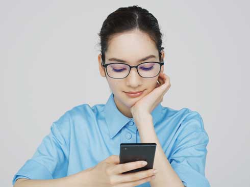 Zoff スマホアシストレンズ ピント調節筋 負担 軽減 遠近両用