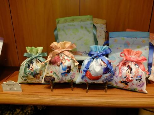 ディズニー新エリアグッズ