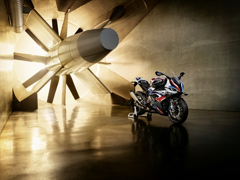 BMW「M1000 RR」