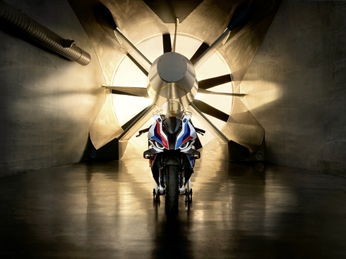 BMW「M1000 RR」