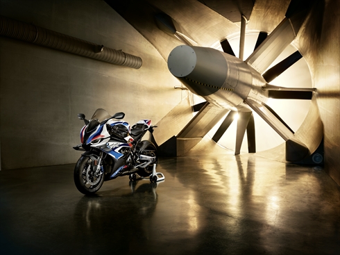 BMW「M1000 RR」