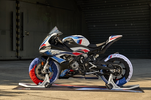 BMW「M1000 RR」