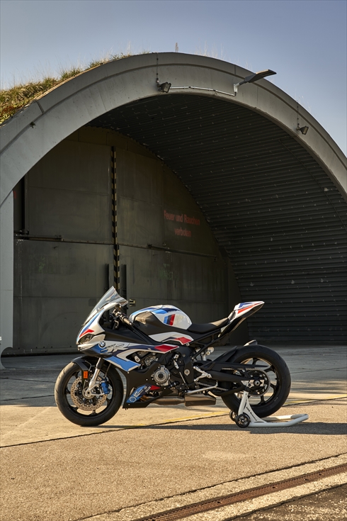 BMW「M1000 RR」