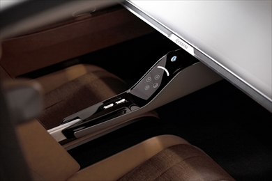 感触伝達技術等、京セラ独自技術を採用