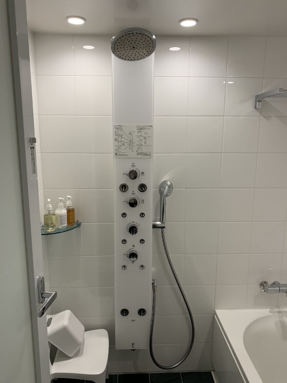 シャワー LIXIL シャワーパネル 歴代最高難易度 ホテル