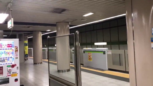 地下鉄 鏡 光学迷彩