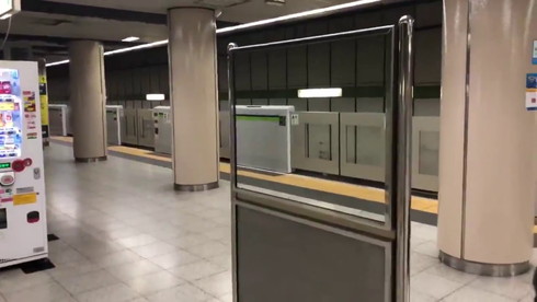 地下鉄 鏡 光学迷彩