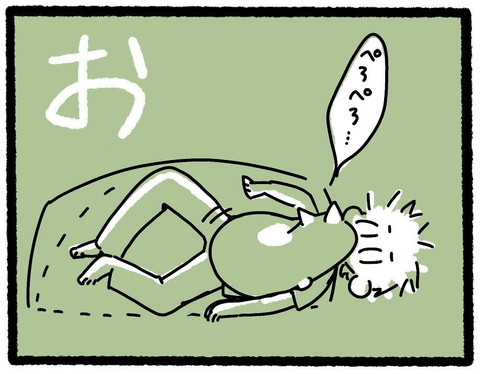 お布団でネコちゃんと一緒