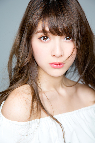 アンジェラ芽衣 カレンダー 変顔