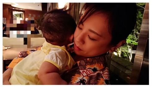 高橋真麻 娘 離乳食 出産 おかゆ