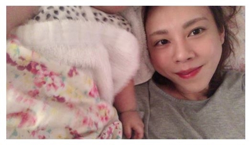 高橋真麻 娘 離乳食 出産 おかゆ