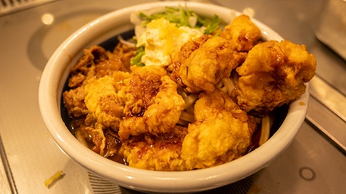 漢気！牛肉タル鶏天ぶっかけうどん