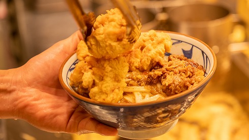 漢気！牛肉タル鶏天ぶっかけうどん