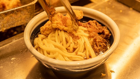 漢気！牛肉タル鶏天ぶっかけうどん