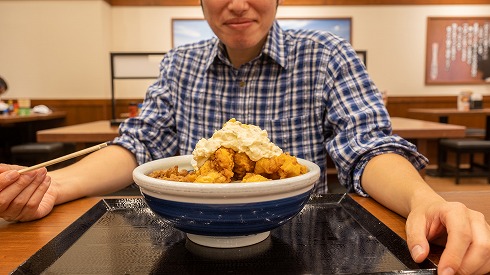 漢気！牛肉タル鶏天ぶっかけうどん