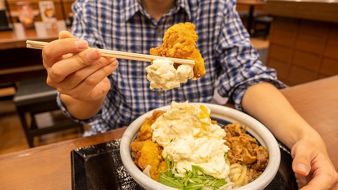 漢気！牛肉タル鶏天ぶっかけうどん