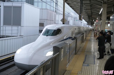 シンカンセンスゴイカタイアイス 食べ方