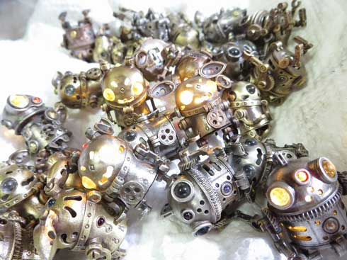 ハンドメイド ミニロボット 金属製 みにろぼ 可動 LED ライト かわいい デザフェス