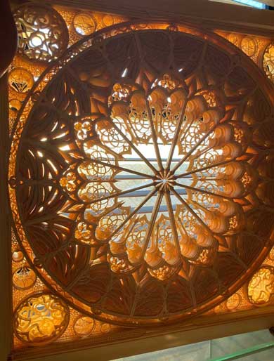 輿石孝志 紙を重ねた 彫刻 切り絵 作品 幾何学 アート