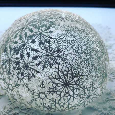 輿石孝志 紙を重ねた 彫刻 切り絵 作品 幾何学 アート