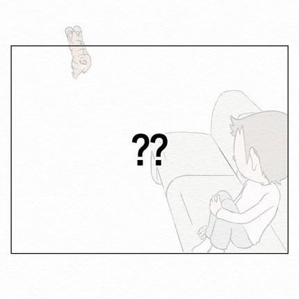 スリッパにじゃれるシャコちゃん