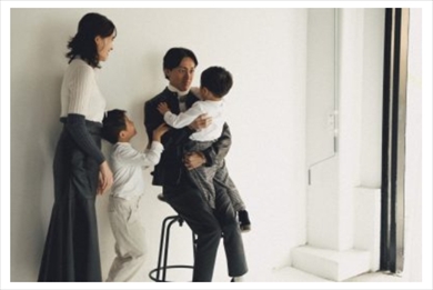 矢部浩之 青木裕子 夫婦 家族写真 息子 ナインティナイン VERY 12月号