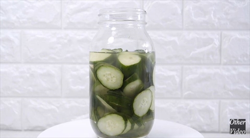 圧倒的不審者の極み 包丁