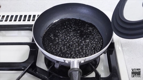 圧倒的不審者の極み 包丁