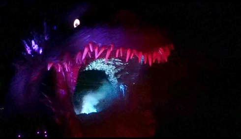 ゴジラ 淡路島 ニジゲンノモリ