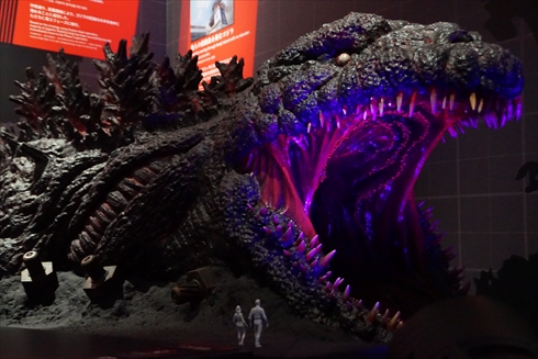 ゴジラ 淡路島 ニジゲンノモリ