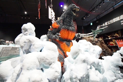 ゴジラ 淡路島 ニジゲンノモリ