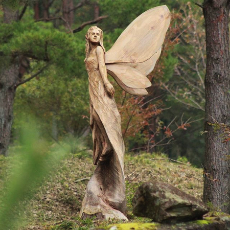 見事なチェーンソーアート