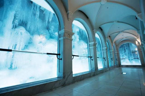 雪の美術館・廊下