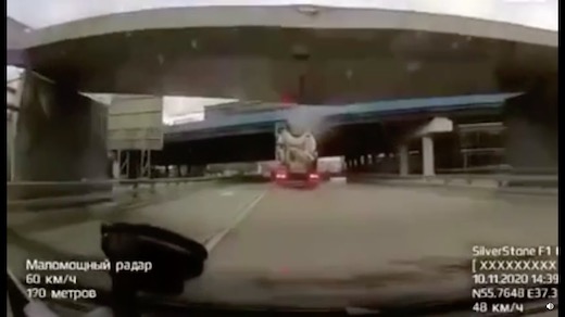 ロシア 事故 崩落 ドラレコ