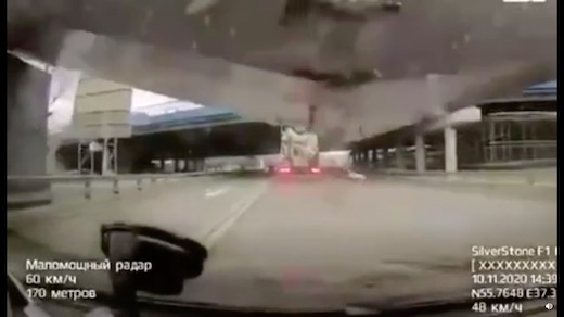 ロシア 事故 崩落 ドラレコ