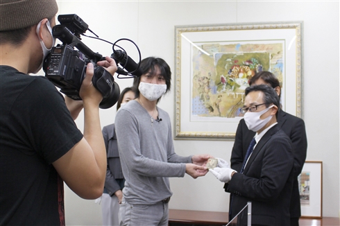 「コンドームの草分け的存在」　森下仁丹が明治時代の“性病予防器具”を公開