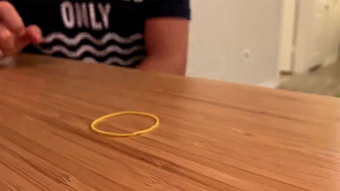 輪ゴムゲーム輪ゴムが解けました