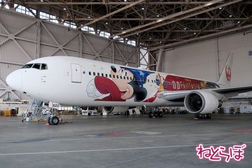 機体に巨大ミッキー！ JALのミッキー特別塗装機「JAL DREAM