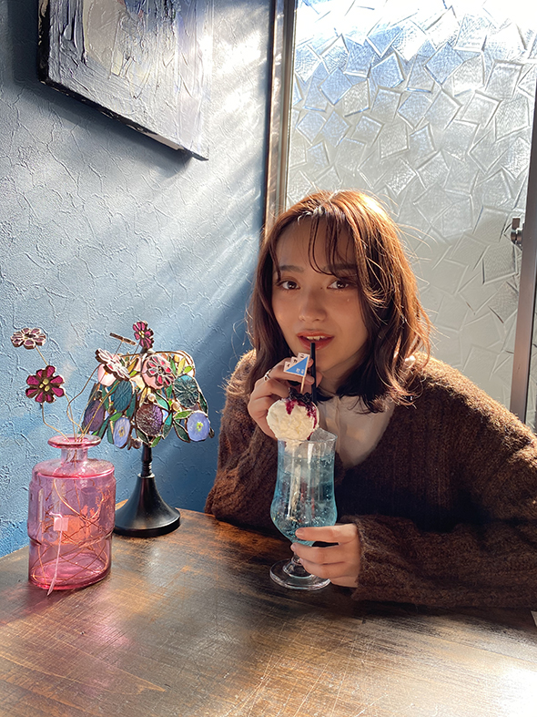 喫茶ニカイ クリームソーダ おいしい カフェ
