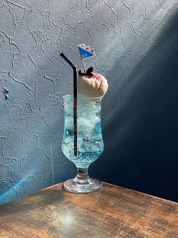 喫茶ニカイ クリームソーダ おいしい カフェ