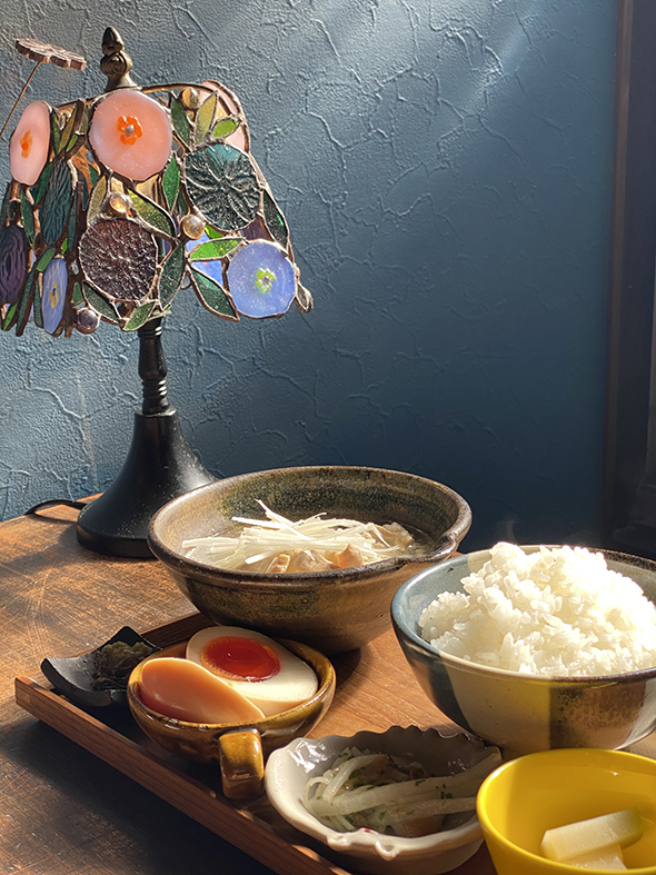 喫茶ニカイ クリームソーダ おいしい カフェ