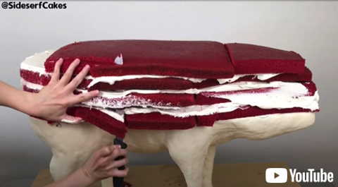 リアルすぎる野生の豚ケーキ