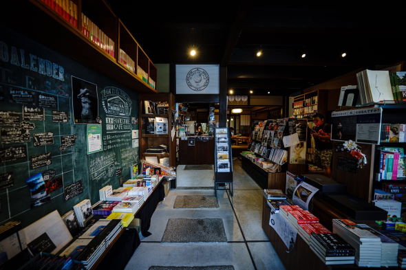 天狼院書店内 元彼が好きだったバターチキンカレー ハンバーガーチャン 川代紗生